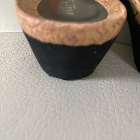 Kenneth Cole Reaction Black Wedge Embellished floral size 10 - Picture 7 of 13